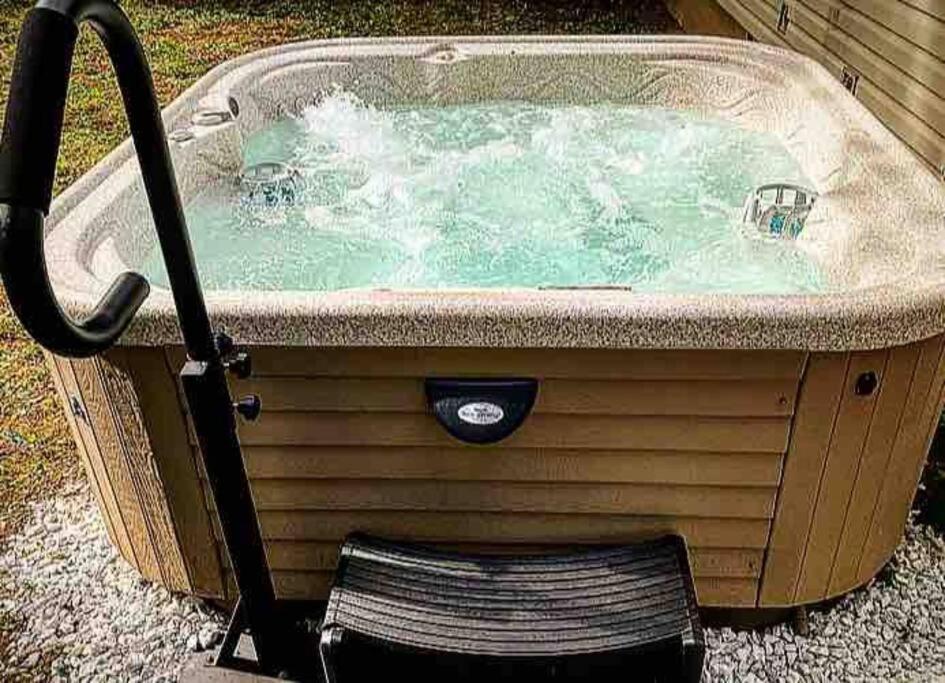 {Hot Tub In Ranch} Mins To Airport/Uofr/Strng/Dwtn Villa Rochester Exteriör bild