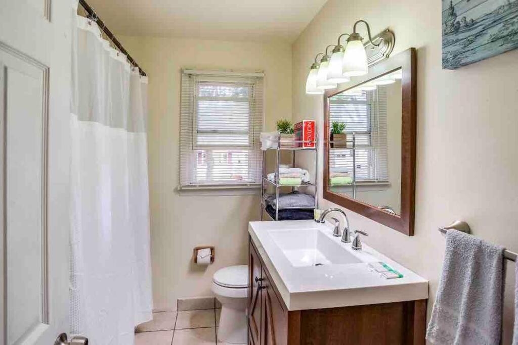 {Hot Tub In Ranch} Mins To Airport/Uofr/Strng/Dwtn Villa Rochester Exteriör bild