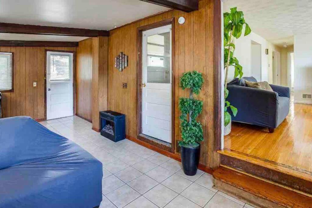 {Hot Tub In Ranch} Mins To Airport/Uofr/Strng/Dwtn Villa Rochester Exteriör bild